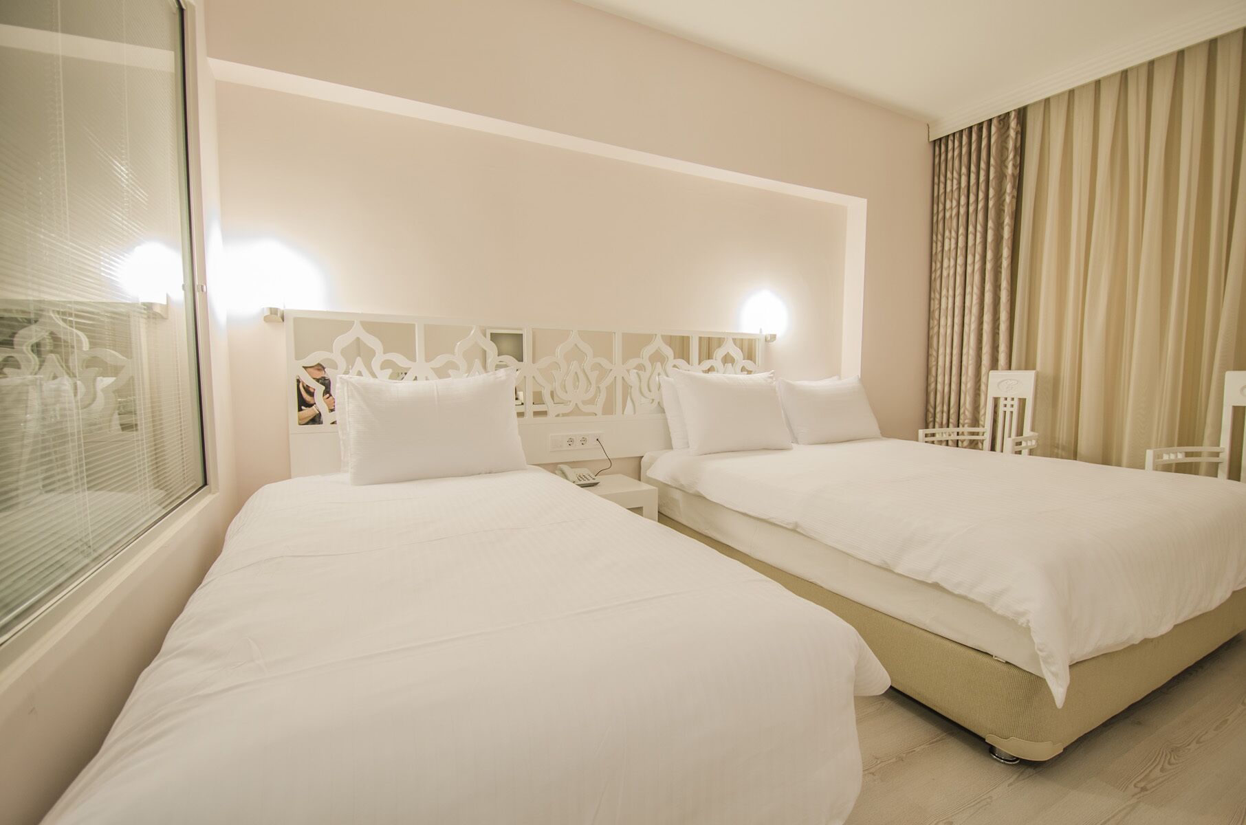 standard double or twin room | minibar, in-room safe, soundproofing, free wifi