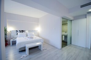 Minibar, in-room safe, soundproofing, free WiFi - Cimenoglu Hotel (Denizli)