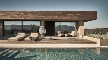 Presidential Suite, Private Pool | 1 bedroom, minibar, in-room safe, desk