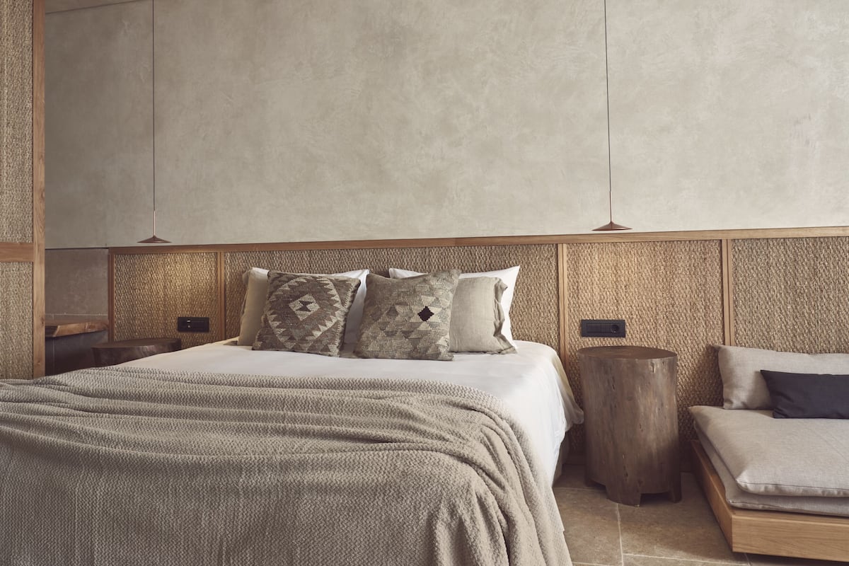 Executive Suite, Private Pool | 1 bedroom, minibar, in-room safe, desk
