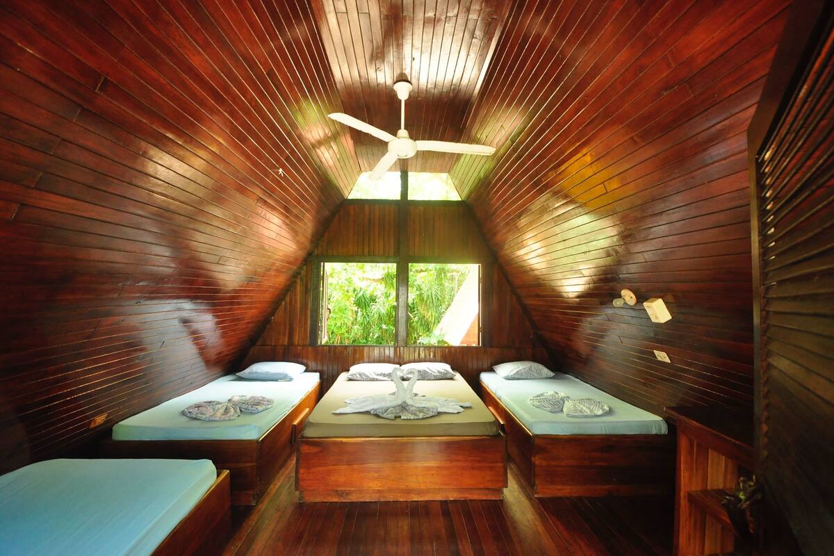 1 bedroom, desk, free rollaway beds, free WiFi