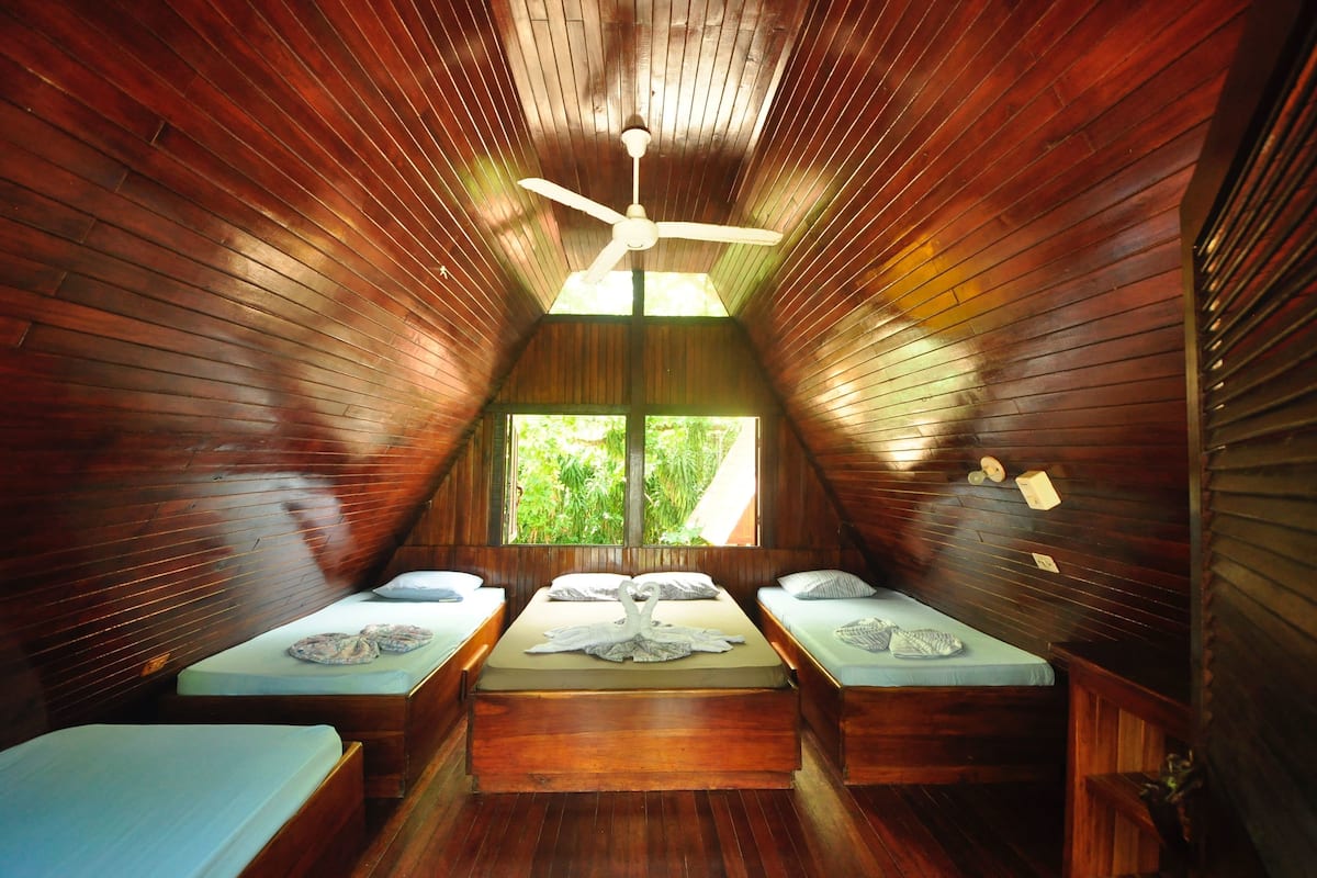 1 bedroom, desk, free rollaway beds, free WiFi