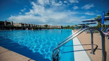 Seasonal outdoor pool