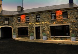 Exterior - Murphys Hotel (Tinahely)
