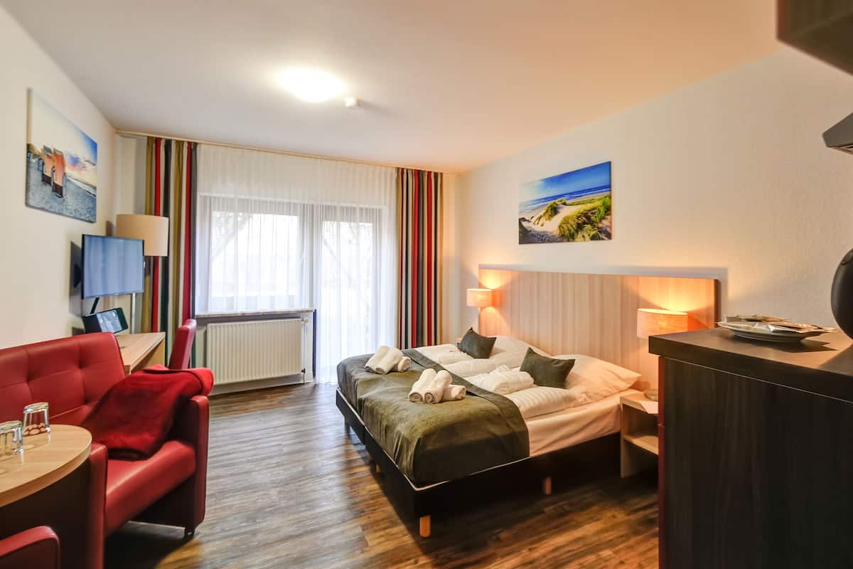 Comfort Double Room, 1 Double Bed, Terrace | In-room safe, desk, soundproofing, cots/infant beds