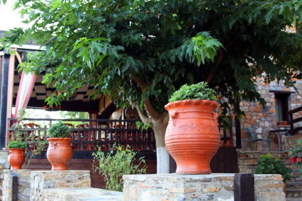 Κυβέλη Boutique Hotel - Καλύβια