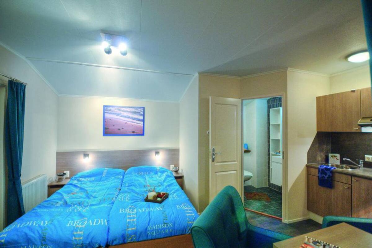 Nhà di động tiện nghi đơn giản, 1 giường đôi, bếp | 1 phòng ngủ, bàn, nôi/giường cho trẻ sơ sinh (phụ phí) 