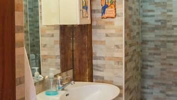Habitación doble | Lavabo del cuarto de baño