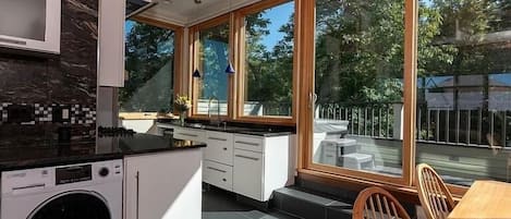 Luxury Condo | Laundry