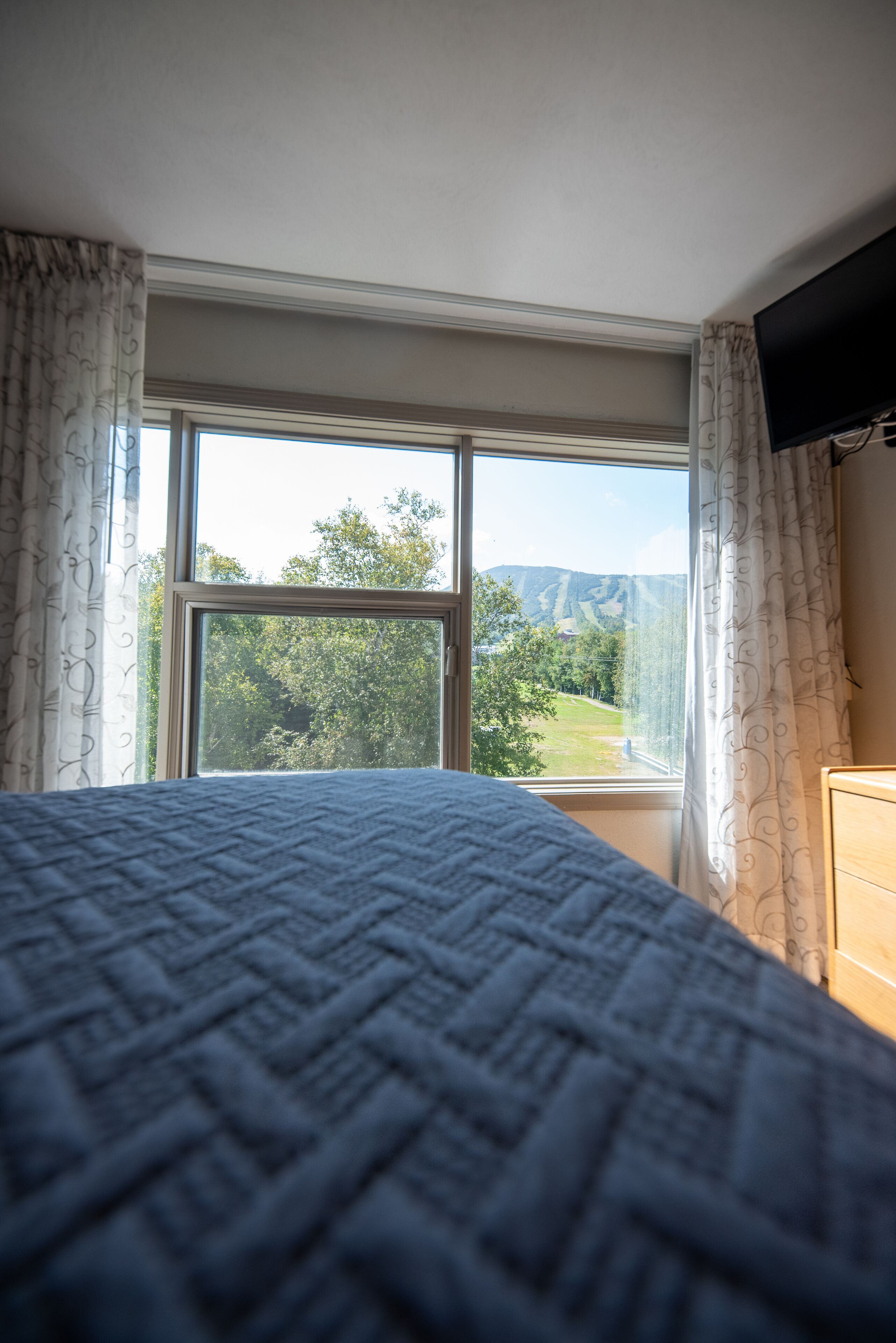 loft queen bed w/ full bed, twin trundle | 1 bedroom, blackout curtains, free wifi, bed sheets