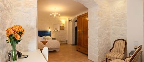 Biancheria da letto di alta qualità, minibar, una cassaforte in camera