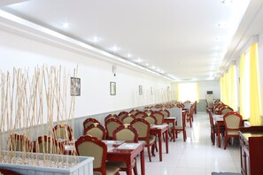 Desayuno bufé gratuito y diario