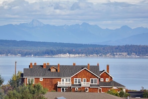 Aerial view - Saratoga Inn (Langley)