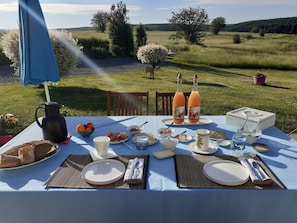 Panoramic-Doppelzimmer, 1 Schlafzimmer, Nichtraucher, Gartenblick (Forêt) | Terrasse/Patio