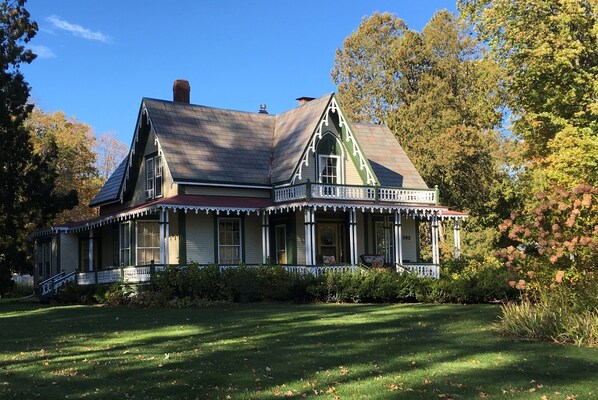 Front of property - Dream House Country Inn (Bristol)