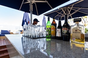 Bar vid poolen