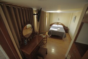 Desk, free WiFi, bed sheets - Hostal Premier Arequipa (Arequipa)