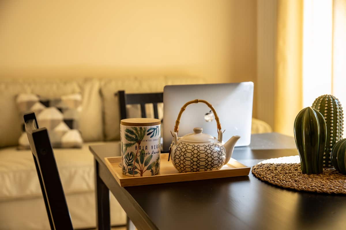 Suite | 1 slaapkamer, luxe beddengoed, een minibar, een bureau