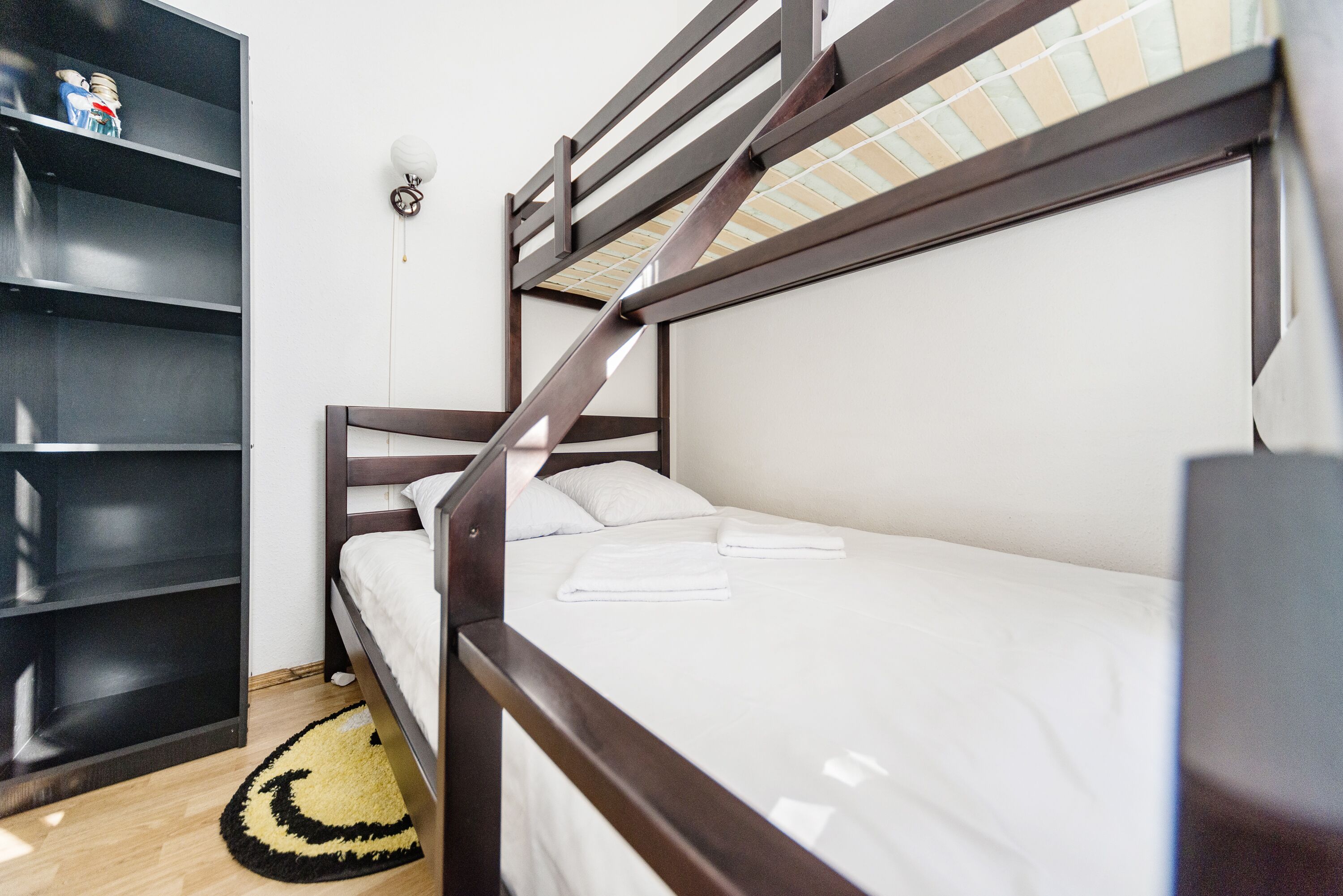Triple Room | In-room safe, iron/ironing board, free WiFi, bed sheets