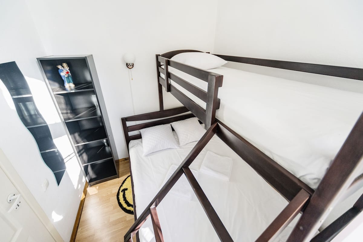 Triple Room | In-room safe, iron/ironing board (on request), WiFi (free), bed sheets