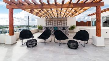 Exclusive Condo | Terrace/patio