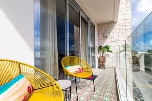 Condo Exclusive | Ban công