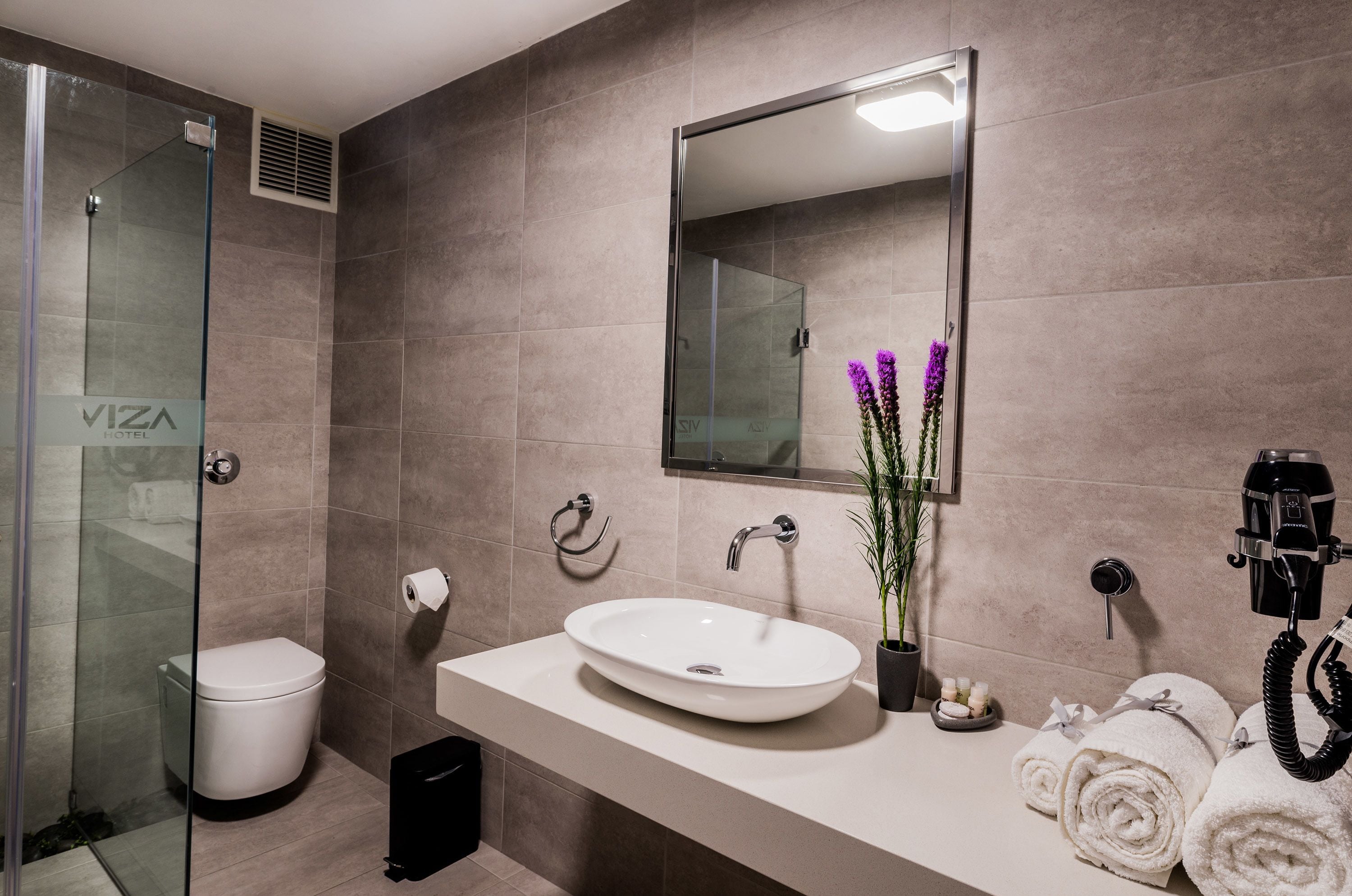 superior suite, 1 king bed (street view) | bathroom amenities | shower, rainfall showerhead, free toiletries, hair dryer
