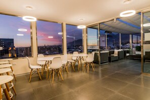 Bar (on property) - Hotel Viza (Arequipa)