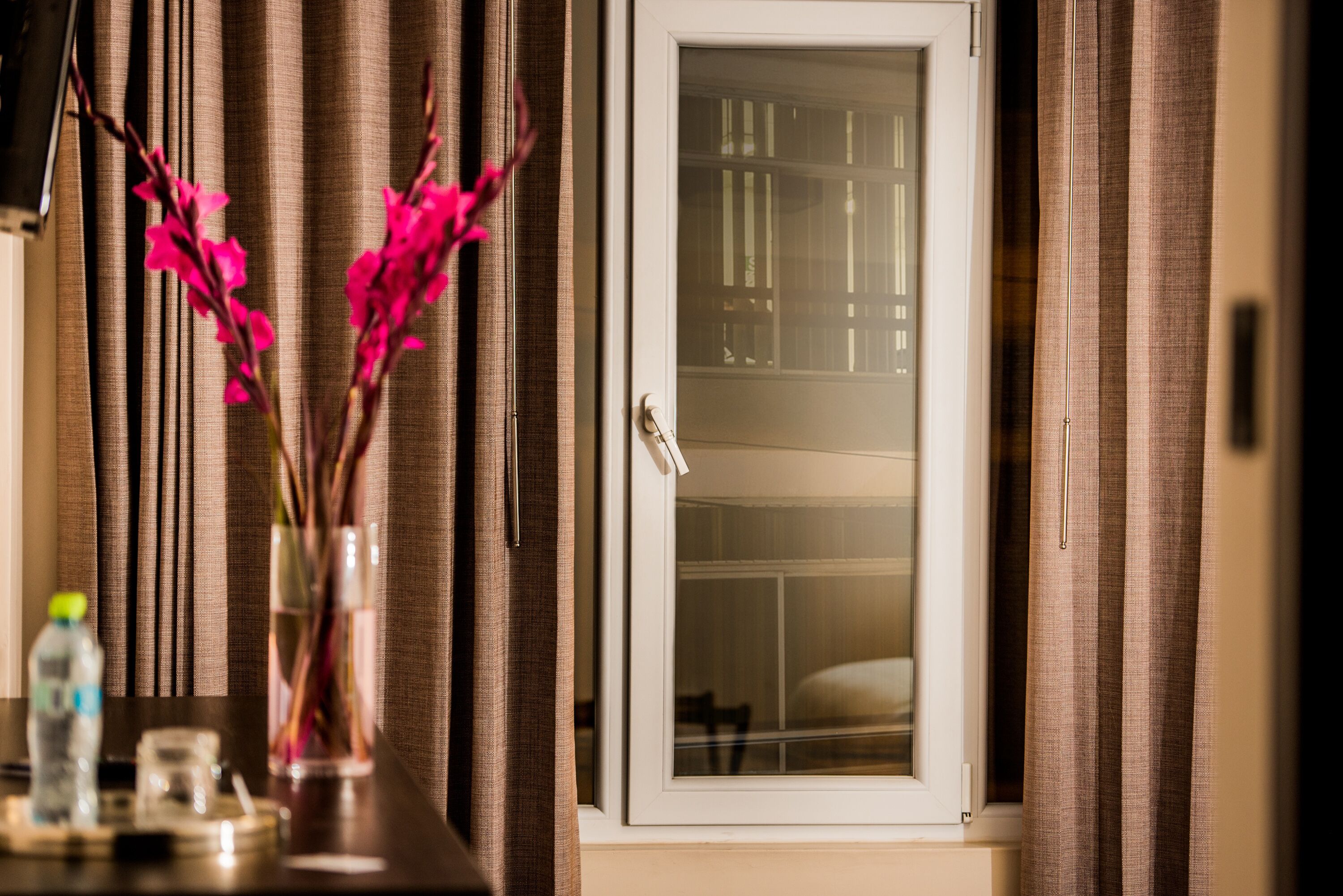 superior single room (street view) | premium bedding, pillow-top beds, in-room safe, desk