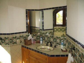 ทาวน์โฮมสำหรับครอบครัว, 5 ห้องนอน | ห้องน้ำ | ฝักบัว, ของใช้ในห้องน้ำฟรี, ผ้าเช็ดตัว