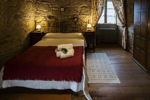 Double Room | In-room safe, individually decorated, individually furnished, desk - Rusticae Fervenza Casa Grande & Restaurant (O Corgo)