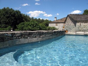 Outdoor pool - Rusticae Fervenza Casa Grande & Restaurant (O Corgo)
