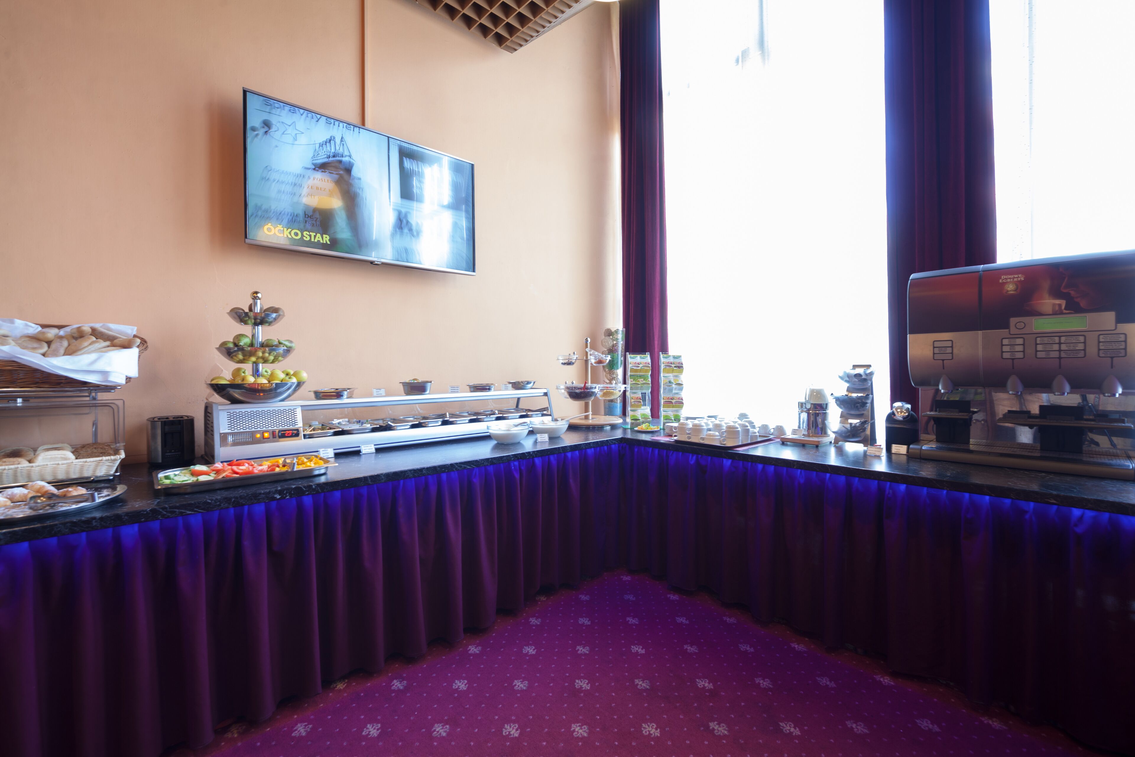 Free daily buffet breakfast 