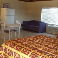 Quarto standard, 2 camas Queen | Escrivaninha, camas extras/dobráveis (sobretaxa), Wi-Fi, roupa de cama