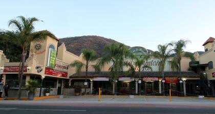 Casita Montana Hotel and Suites