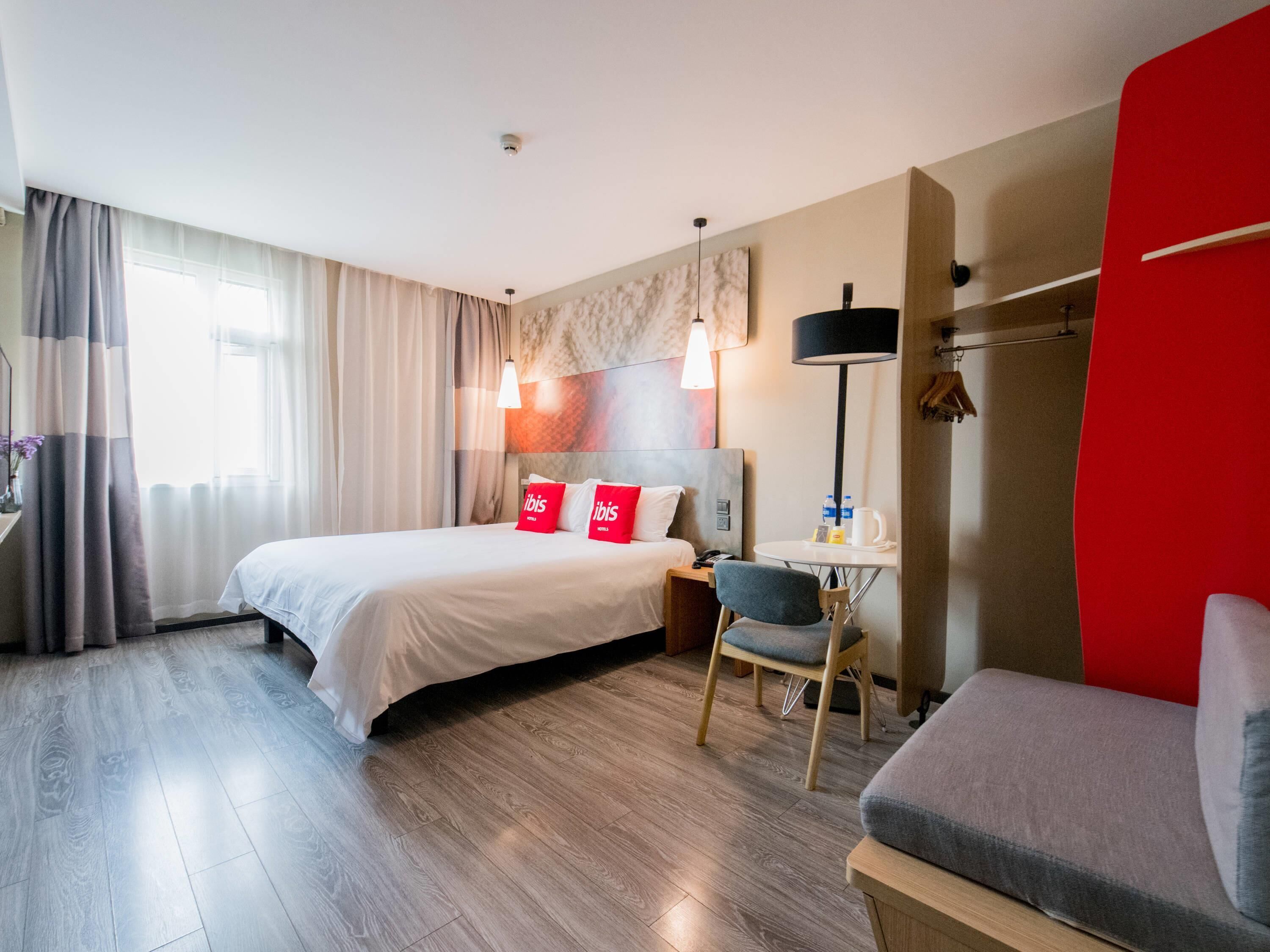 Kamar Double Bisnis | Brankas, tirai kedap cahaya, kedap suara, dan setrika/meja setrika