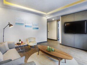 デラックス スイート ダブルベッド 1 台 | ミニバー、セーフティボックス (室内)、デスク、防音設備