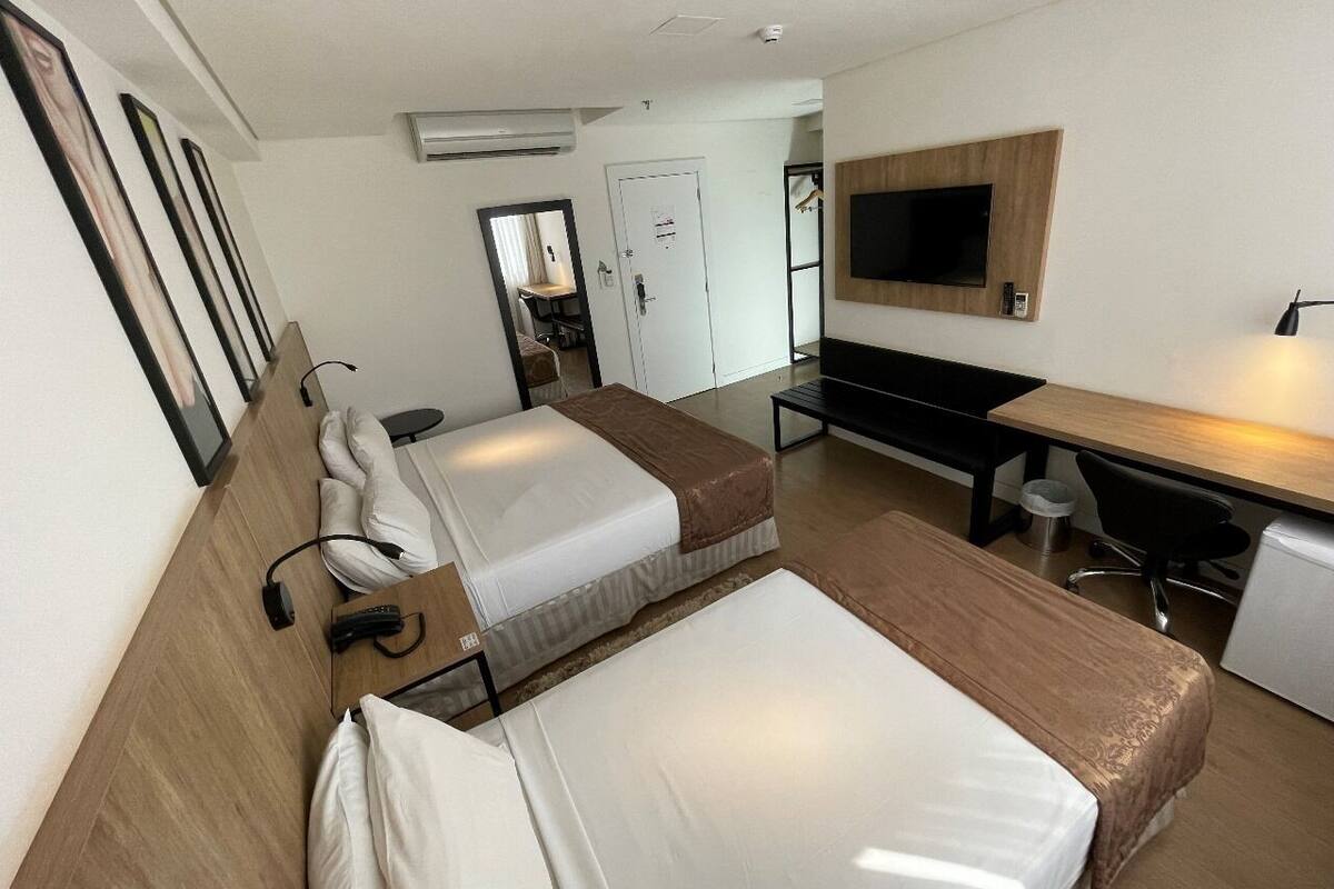 スーペリア ツインルーム シングルベッド 2 台 | 高級寝具、ミニバー、セーフティボックス (室内)、デスク