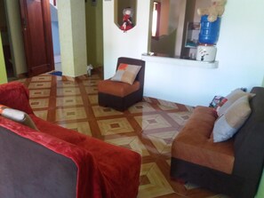 32-inch flat-screen TV with cable channels, TV