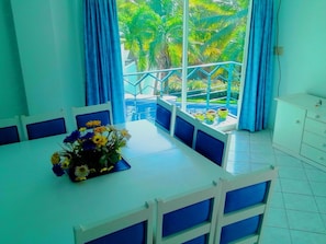 Family Villa, 4 Bedrooms, Beachside | In-room dining