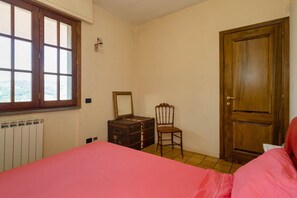 Iron/ironing board, free cots/infant beds, free WiFi, bed sheets - A Cà do Battimuss (Cogorno)