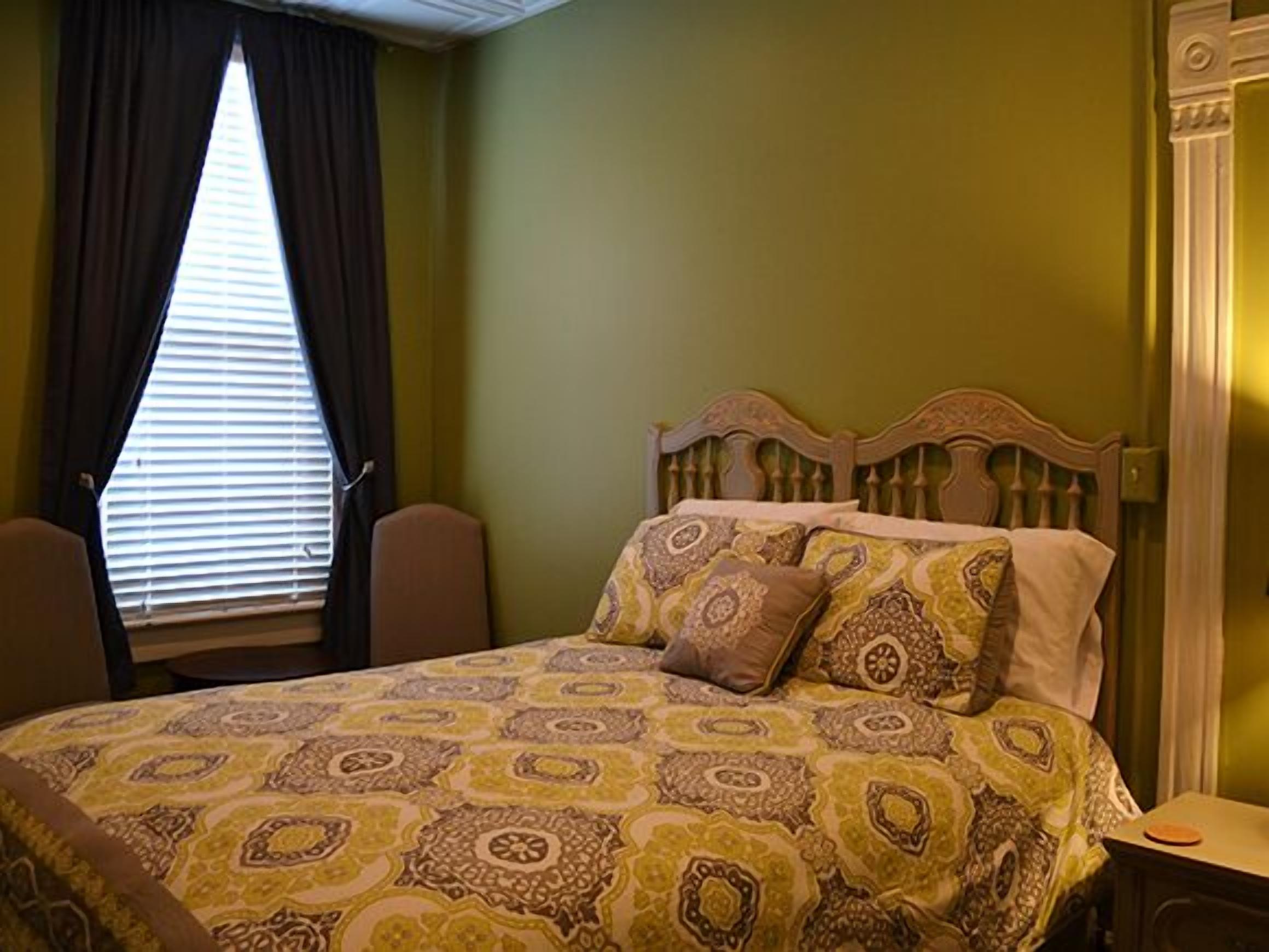 1 bedroom, individually decorated, iron/ironing board, free wifi