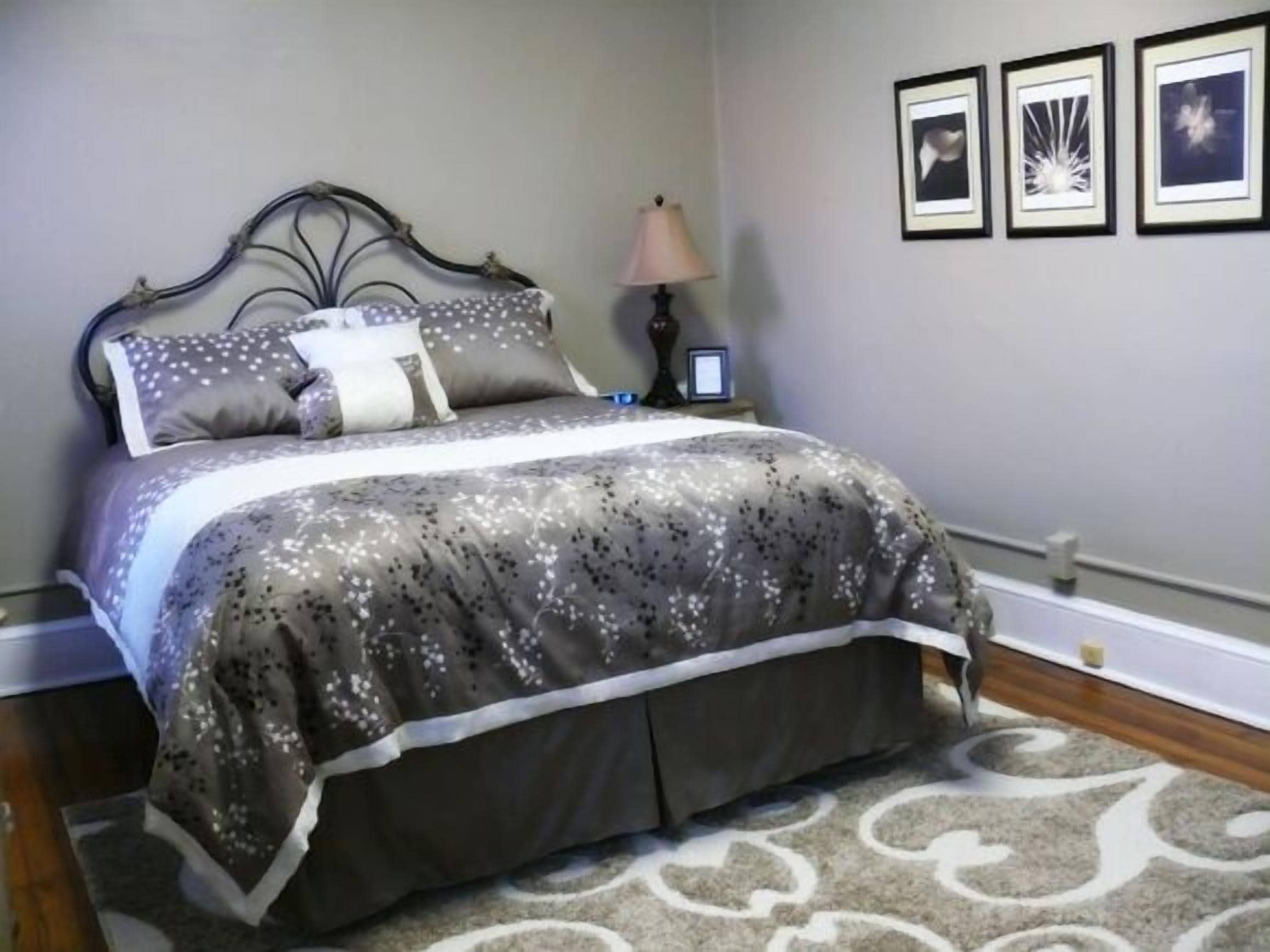 1 bedroom, individually decorated, iron/ironing board, free wifi