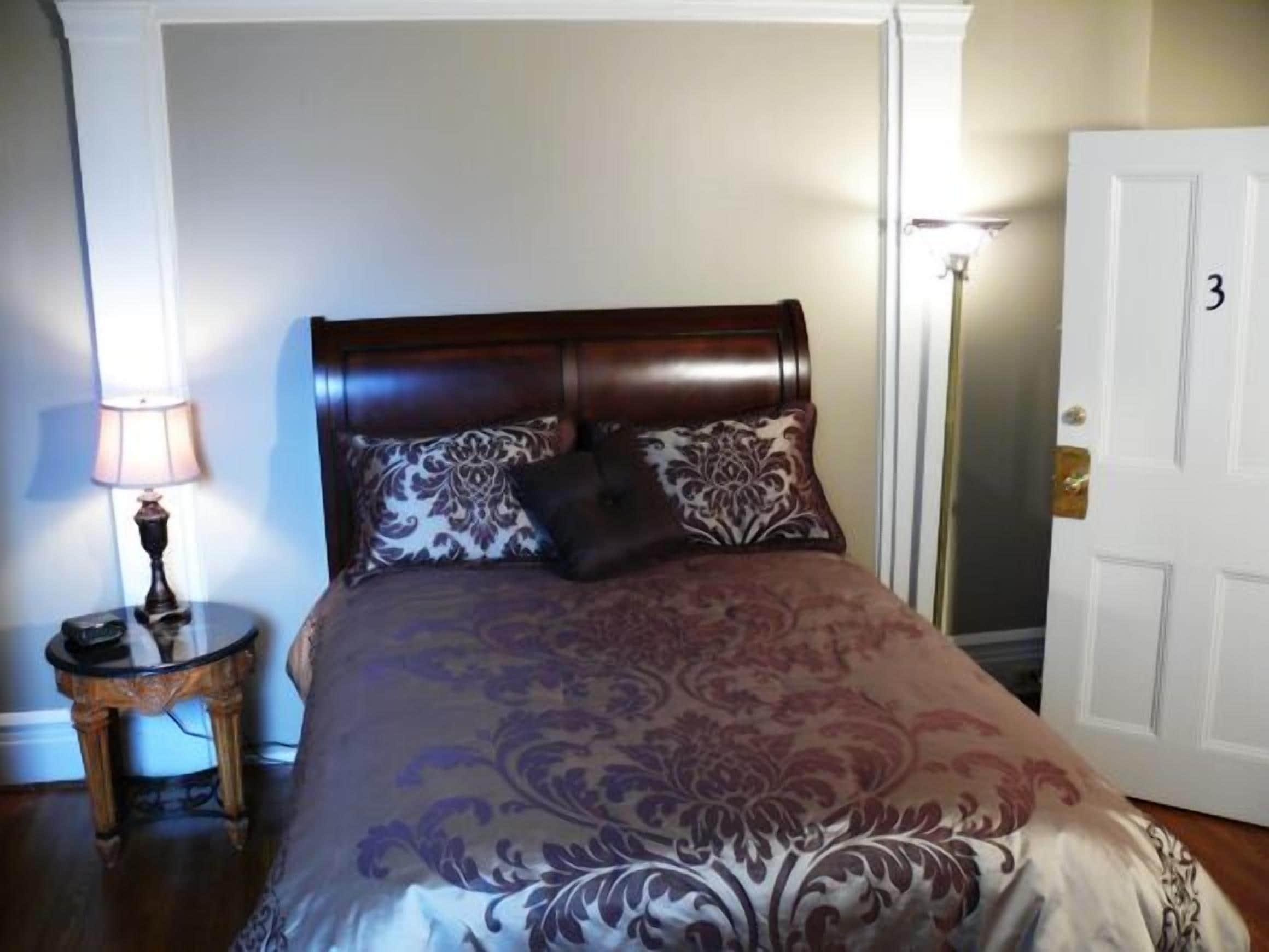 1 bedroom, individually decorated, iron/ironing board, free wifi