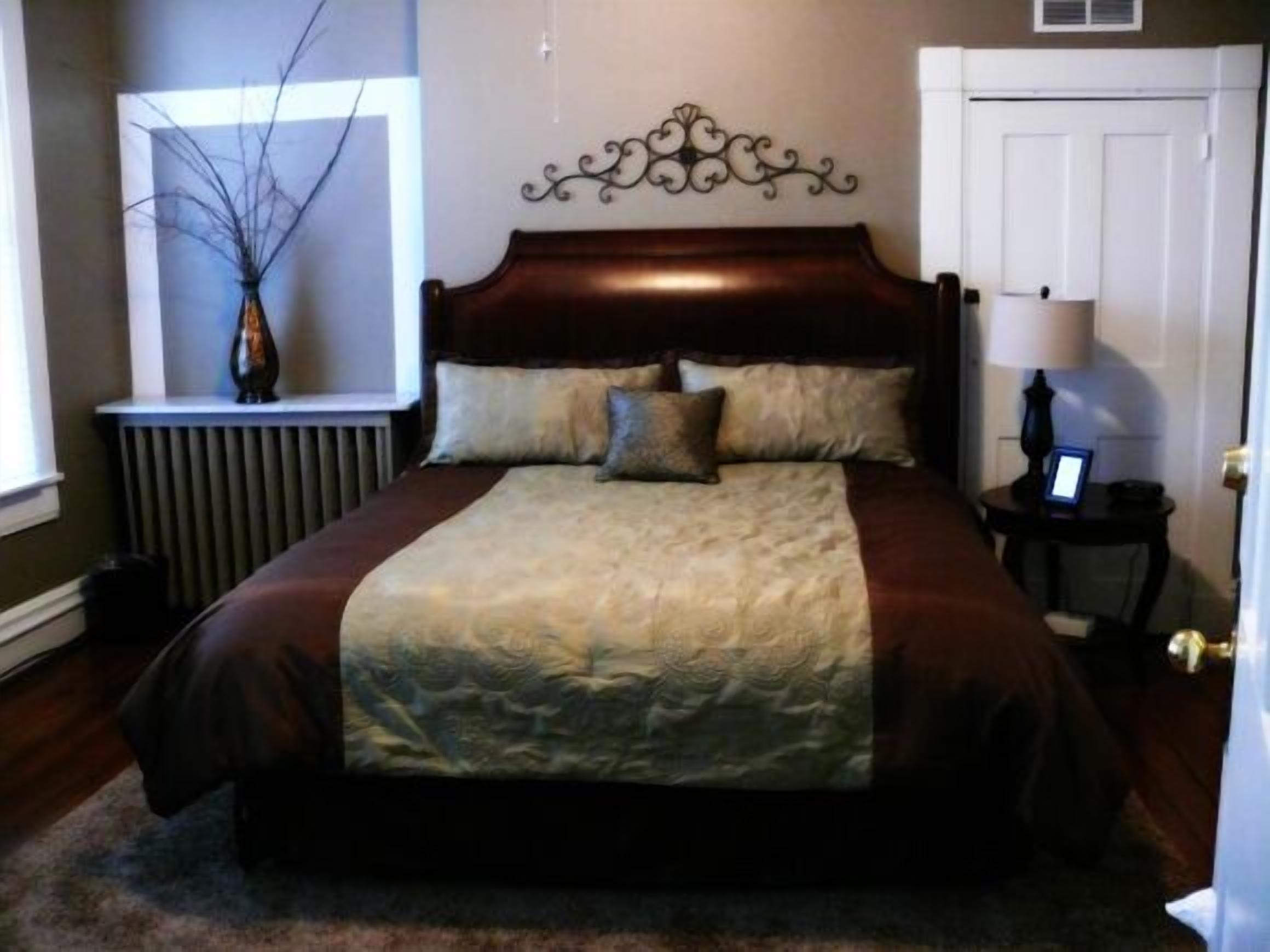 1 bedroom, individually decorated, iron/ironing board, free wifi