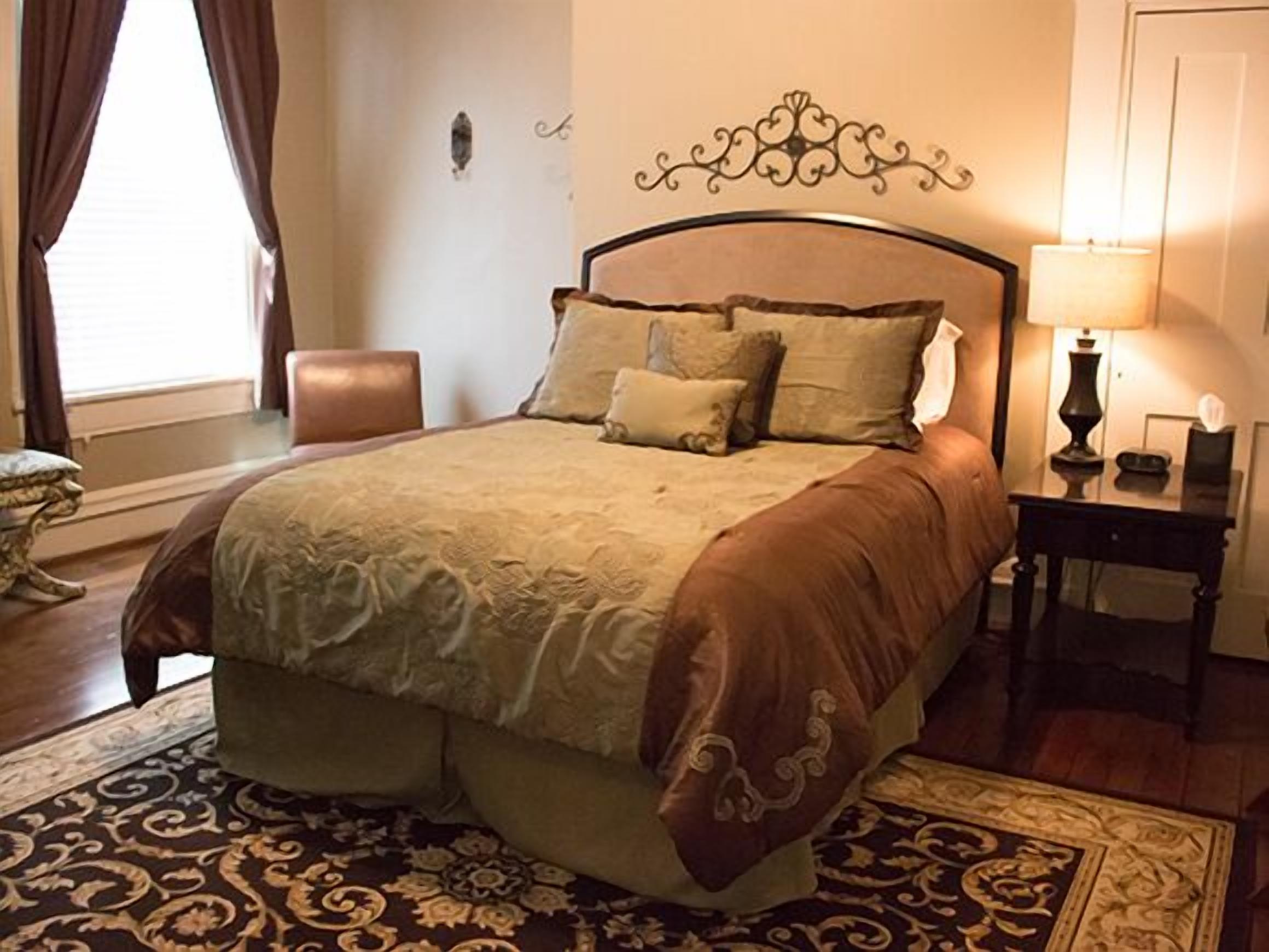 1 bedroom, individually decorated, iron/ironing board, free wifi