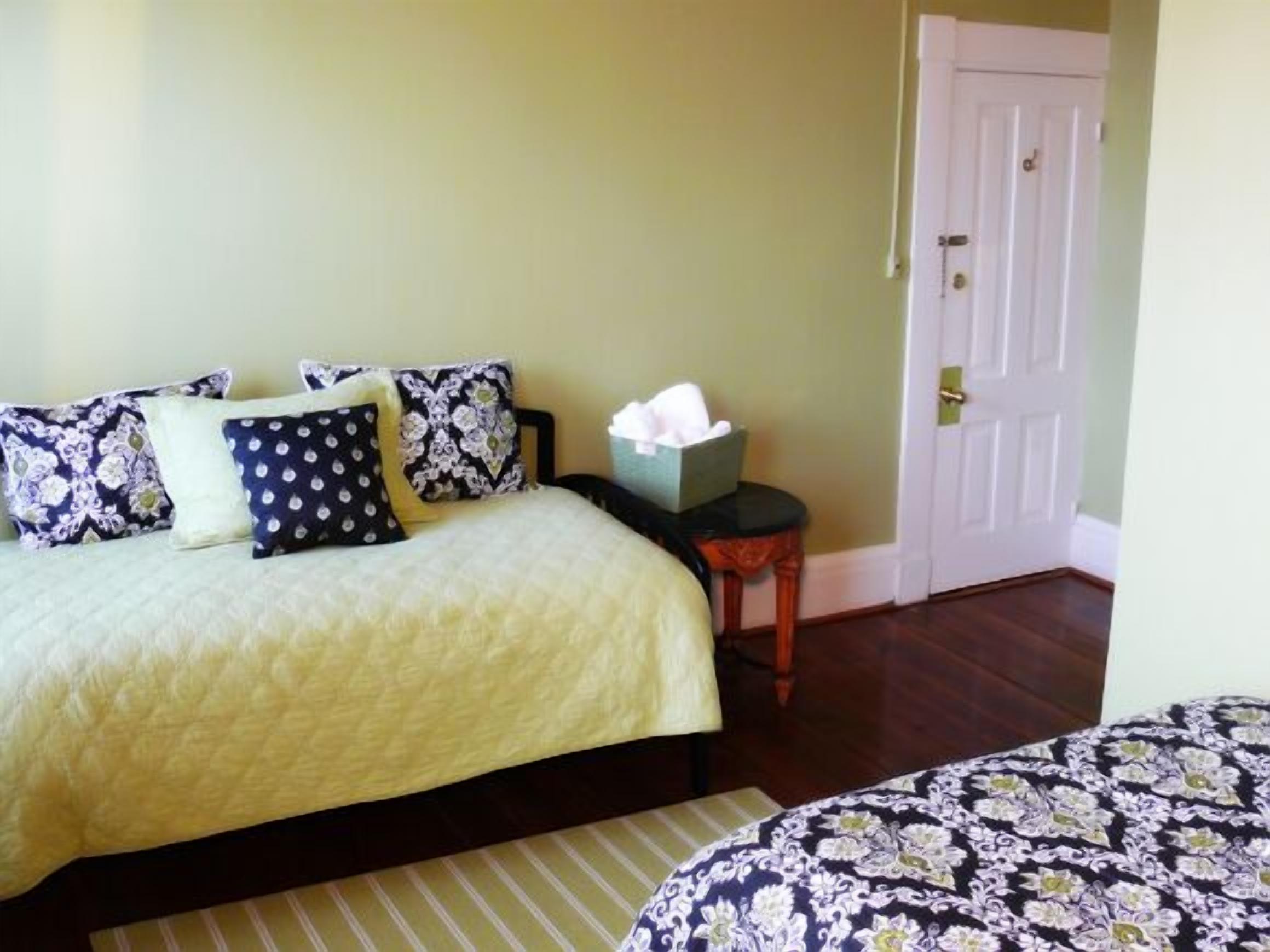 1 bedroom, individually decorated, iron/ironing board, free wifi