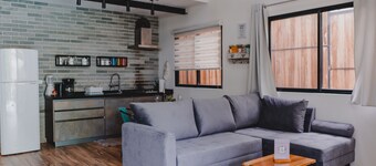 ํผ์ค ๋กํํธ ์ฐํ ํ
๋ ์ฌ