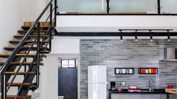 冰箱、炉灶、茶具/咖啡用具、电热水壶