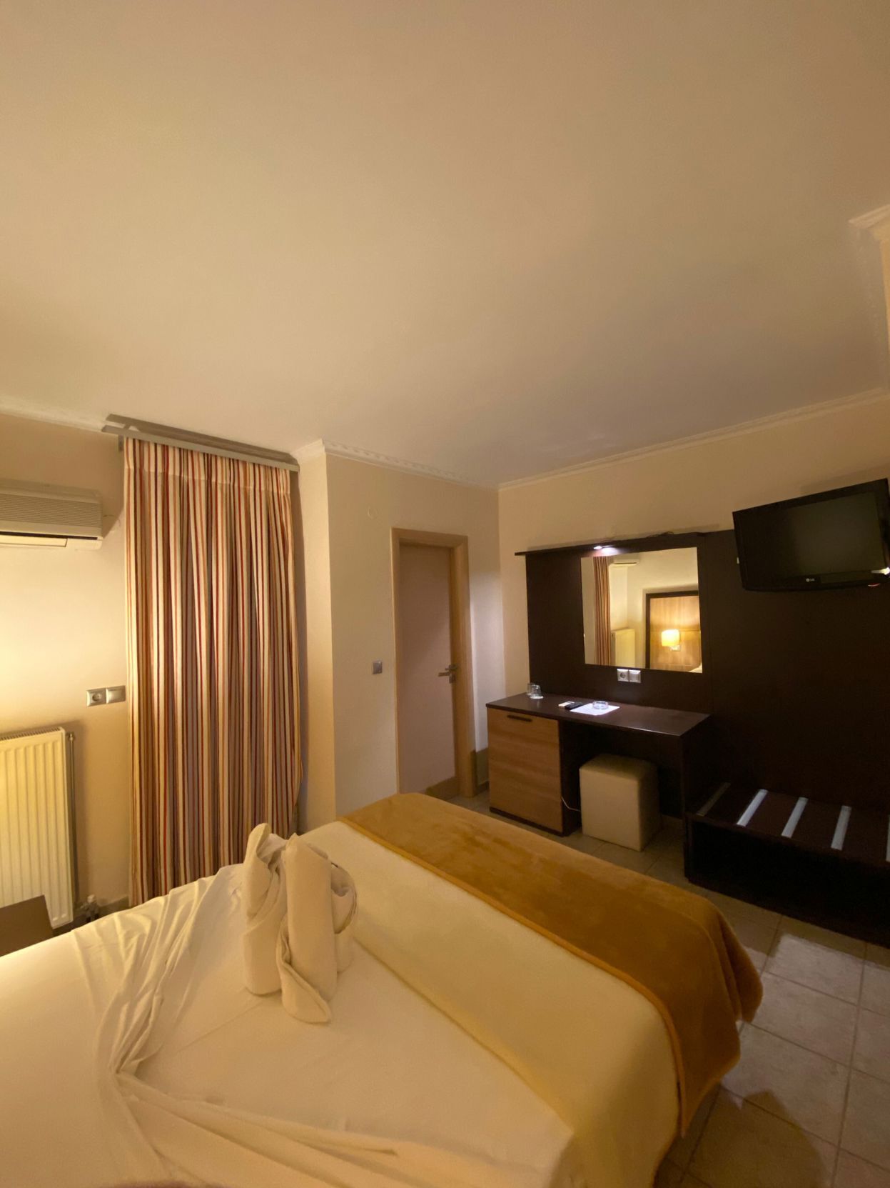 Een kluis op de kamer, geluiddichte muren, extra bedden (toeslag)